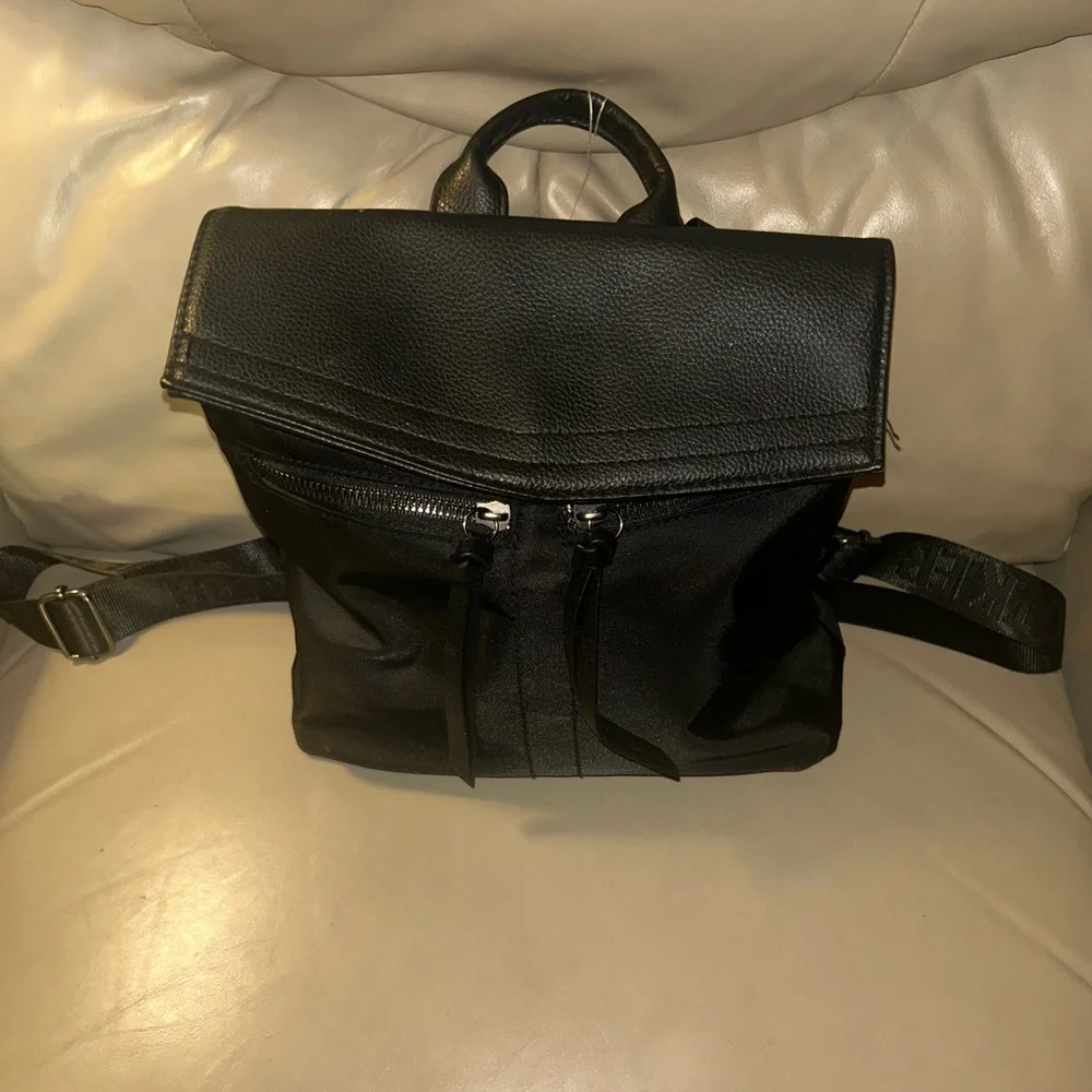 Botkier Trigger mini backpack - Picture 2 of 5